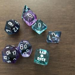 CHESSEX - Set de 8 dés - NEBULA Flourite / Blanc